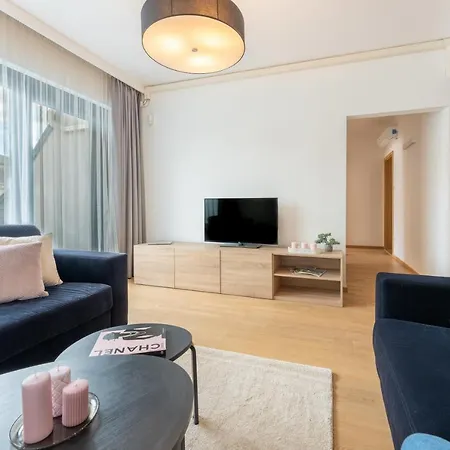 Rose Lux * Budapest